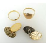 22ct gold wedding ring / band (3.2g), 9ct gold signet ring (4g) & gold faced silver cufflinks.