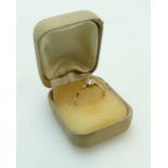 9ct gold & diamond single stone ring. Diamond 1/5ct / 20 points appx.