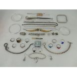 Job lot of jewellery and other items including silver & silver coloured metal pieces.