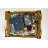 Collection costume jewellery: Tray containing large quantity jewellery including rings, chains,