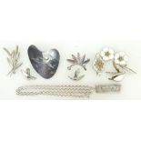 Collection of silver jewellery: Jewellery includes ingot & chain,