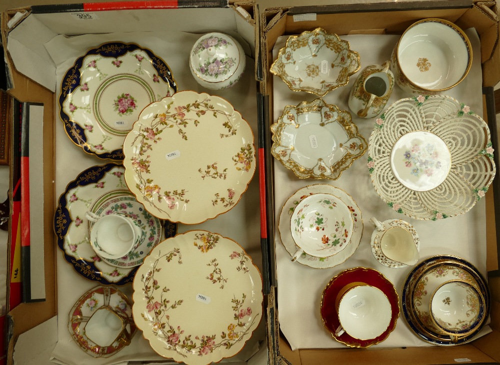 A collection of porcelain items: includi