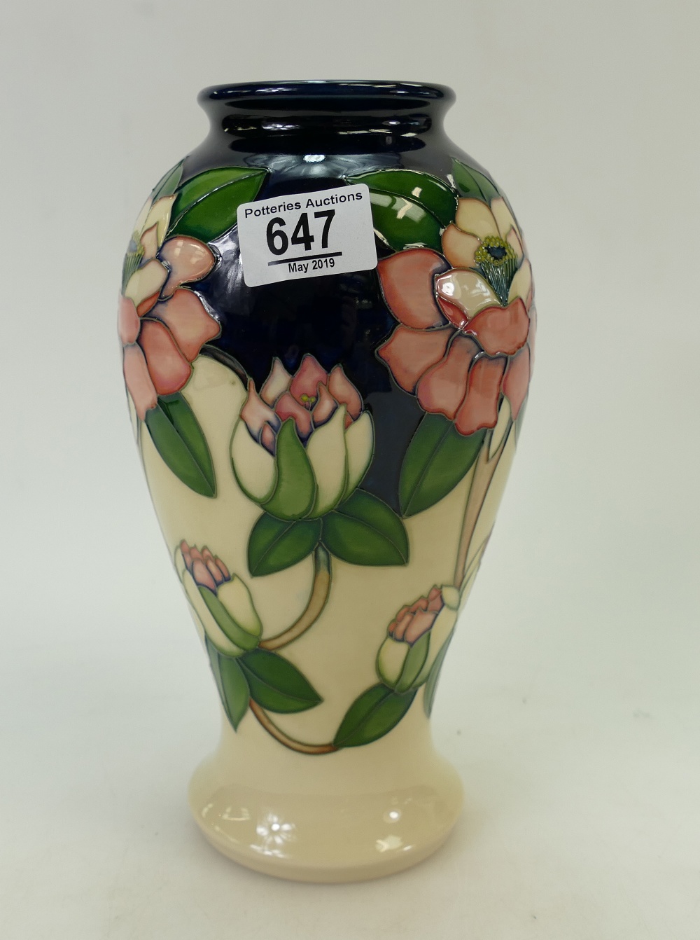 Moorcroft Pink for a Lady Vase: Vase hei