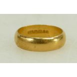 22ct gold hallmarked wedding band: Wedding ring measures 6mm wide, ring size N, weight 6.