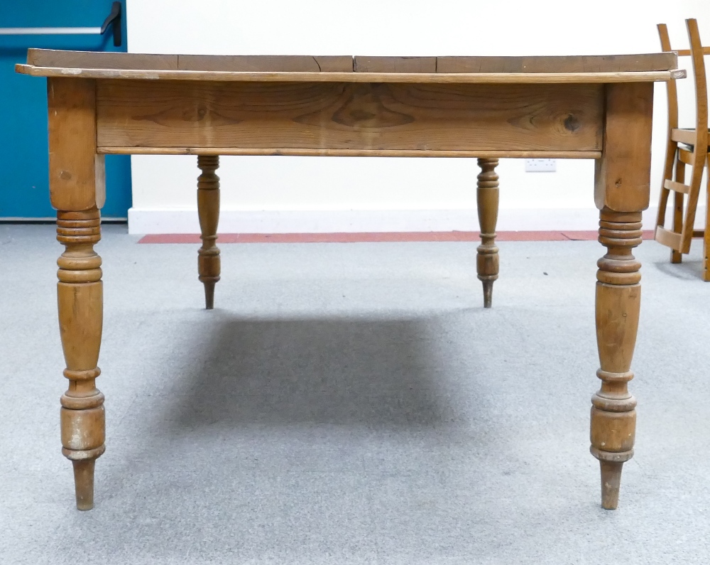 Table: Early Victorian pine kitchen/farmhouse table, - Image 3 of 3