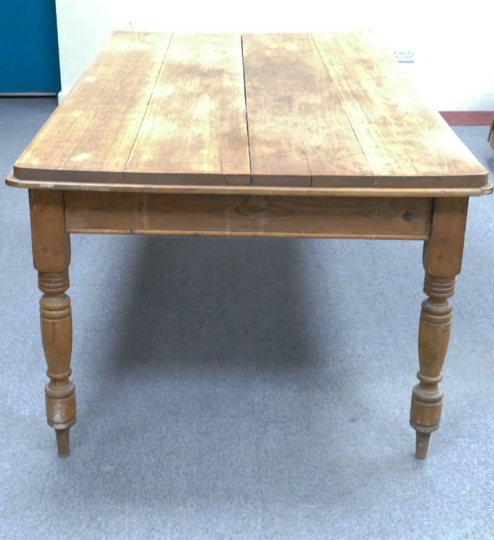Table: Early Victorian pine kitchen/farmhouse table, - Image 2 of 3