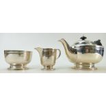 Silver three piece Tea Set: Tea set hallmarked for Birmingham 1925, 871 grams.