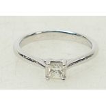 18ct white gold Solitaire Diamond ring: Princess cut ring approx .25ct, size O, 3.5grams.