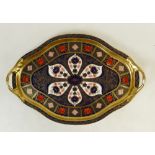 Royal Crown Derby Imari Tray: 1128 Solid Gold Band Tray of shaped form with integral handles,