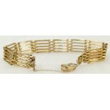 Gold gate bracelet: 9ct hallmarked gold gate bracelet, 14.7g.