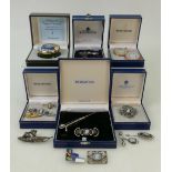 A collection of Wedgwood silver mounted jewellery: Collection including Art Nouveau style brooches,