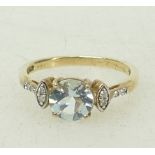 9ct gold ring set with Aquamarine: Ring size N, 2.5grams.