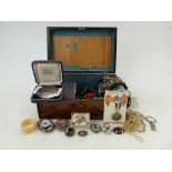 Collection of jewellery: Victorian Rosewood jewellery box & large quantity of assorted old