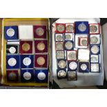 Medal collection: Job lot of 31 medals / medallions including the smallholder championship