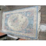 Large Chinese design hand made rug: Rug size approx (L)267 x (W)152cm.