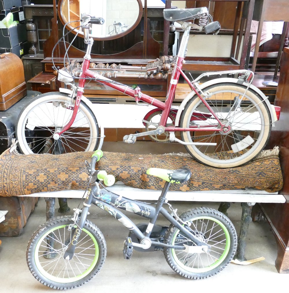 Ben 10 and Sovereign branded childrens bikes (2):
