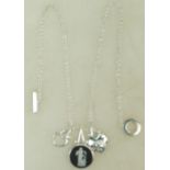 Silver Wedgwood necklace set: quality Silver Wedgwood necklace set with black jasperware round