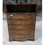 1930's serpentine bed room chest of drawers: