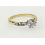 18ct gold & platinum diamond solitaire approx 0.