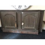 Large Wooden Side Unit With 2 Cupboard Doors: 180 x45 x 88cm height (please refer to conditions on