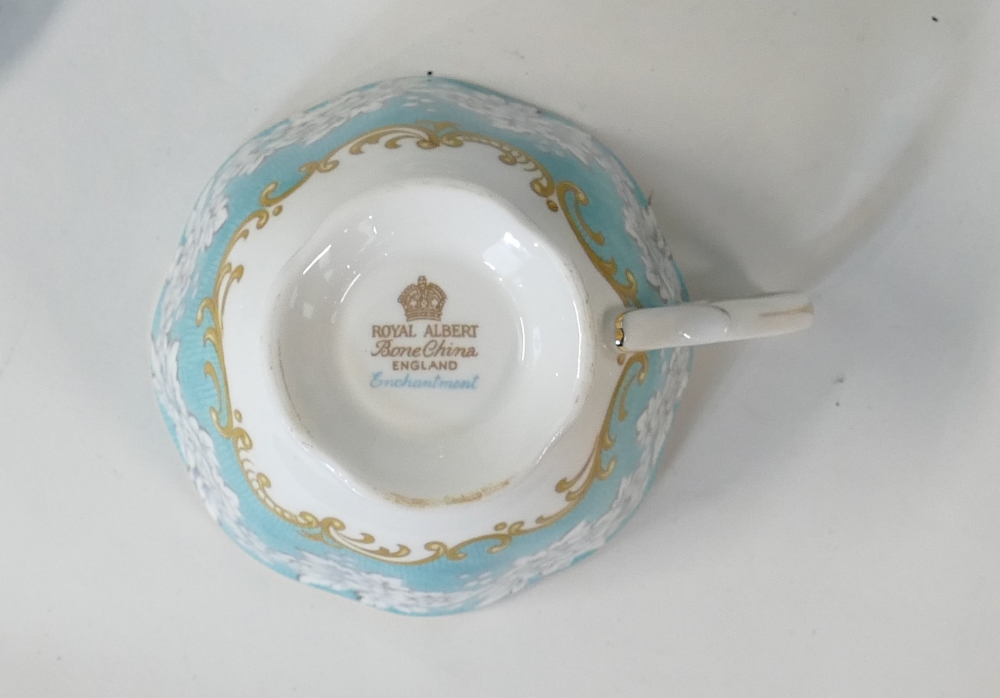 A collection of Royal Albert Enchantment set: Royal Albert tea and dinner set in the Enchantment - Image 2 of 5