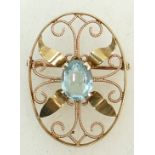 Large 9ct gold & Aquamarine brooch: Large 9ct gold & aquamarine brooch,