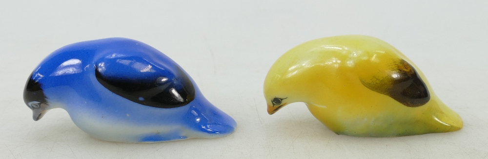 Royal Doulton rare Chicks: Royal Doulton blue chick with head down and another yellow example. - Image 3 of 3