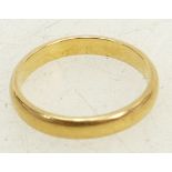 22ct gold hallmarked Wedding Band: 22ct gold hallmarked wedding band, size J 1/2, 3.1g, 3mm deep.