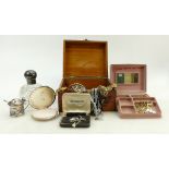 Collection of Jewellery & silver items: Group of interesting silver & jewellery including large cut