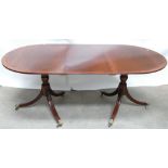 Early 20th century Mahogany Dining Table: Dining table cross banded and double pedestal