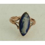 9ct Victorian Rose gold Ring: 9ct Rose gold set with Wedgwood oval Cameo. 2.7 grams.