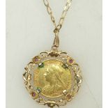 9ct gold Chain & Sovereign: 9ct gold chain with Sovereign in 9ct mount, dated 1901,