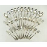 Silver flatware Sheffield 1919 1847g: Matching silver flatware comprising 12 dinner forks,