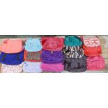 A quantity of ladies kipling shoulder bags: A quantity of ladies kipling shoulder bags and tote