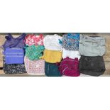 A quantity of ladies kipling shoulder bags: A quantity of ladies kipling shoulder bags and tote