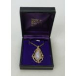 9ct gold large opal pendant & 9ct chain: 9ct gold hallmarked large opal pendant 45mm high & 9ct