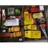 A large collection of toy vehicles: from various manufacturers (2 trays).