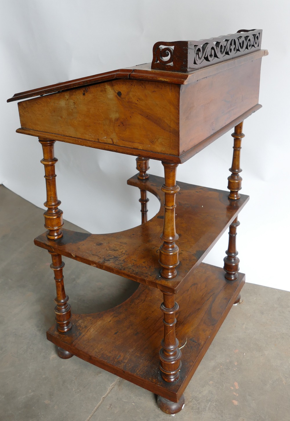 Victorian Walnut Ladies Knee Hole Desk: - Image 5 of 5