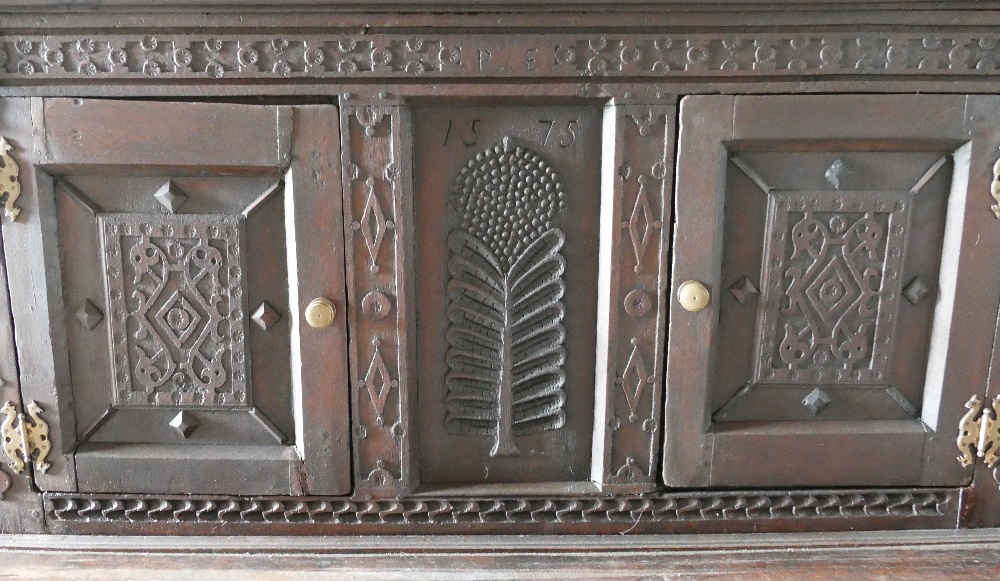 Period Oak Court Cupboard: With carving - Image 3 of 3