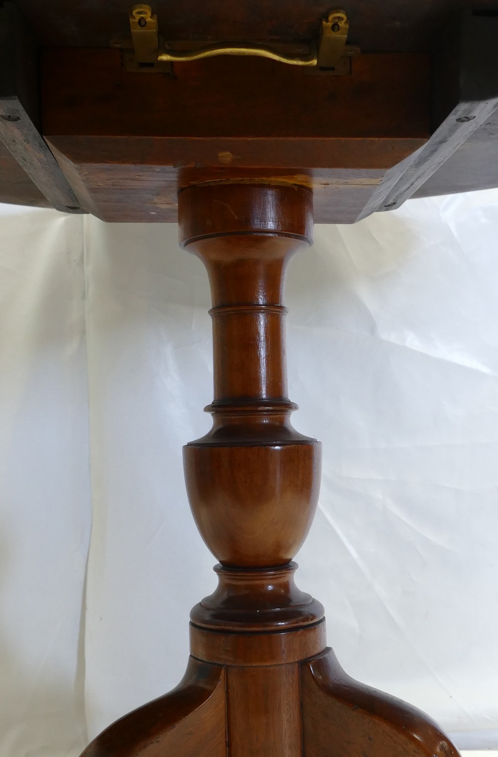 Georgian Mahogany Tip Top Table: Table o - Image 4 of 5