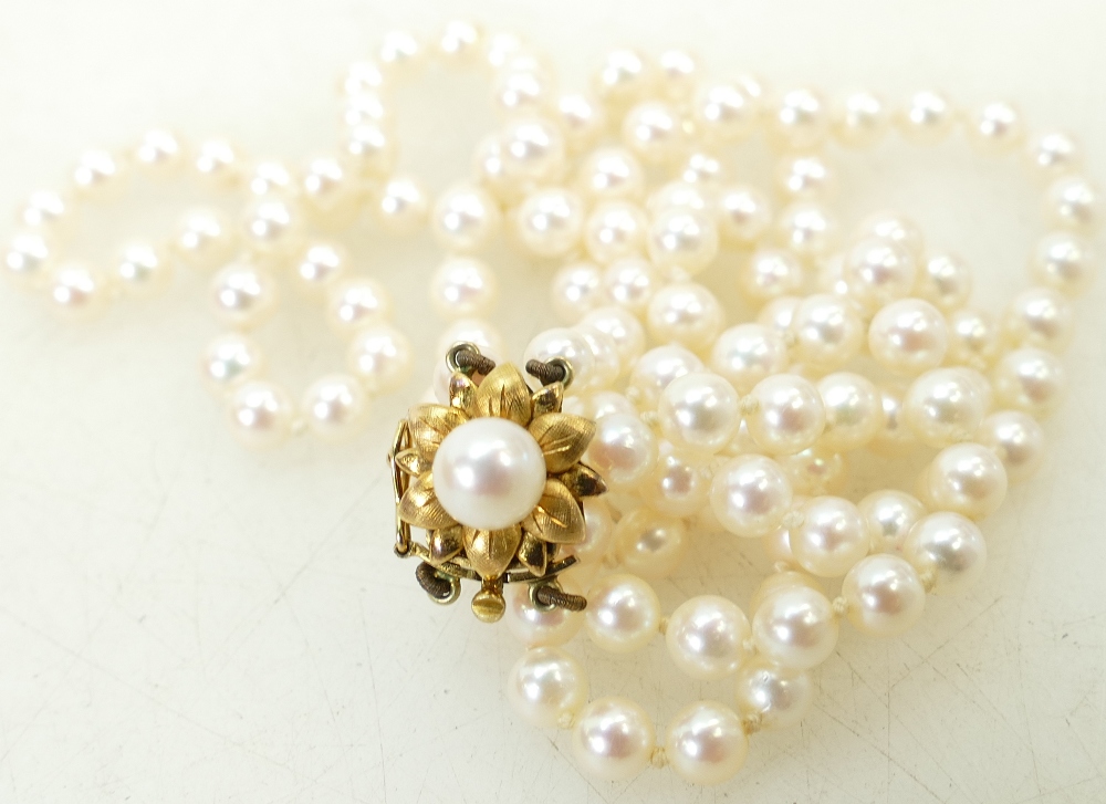 Vintage set of cultured Pearls: A set of - Image 3 of 4