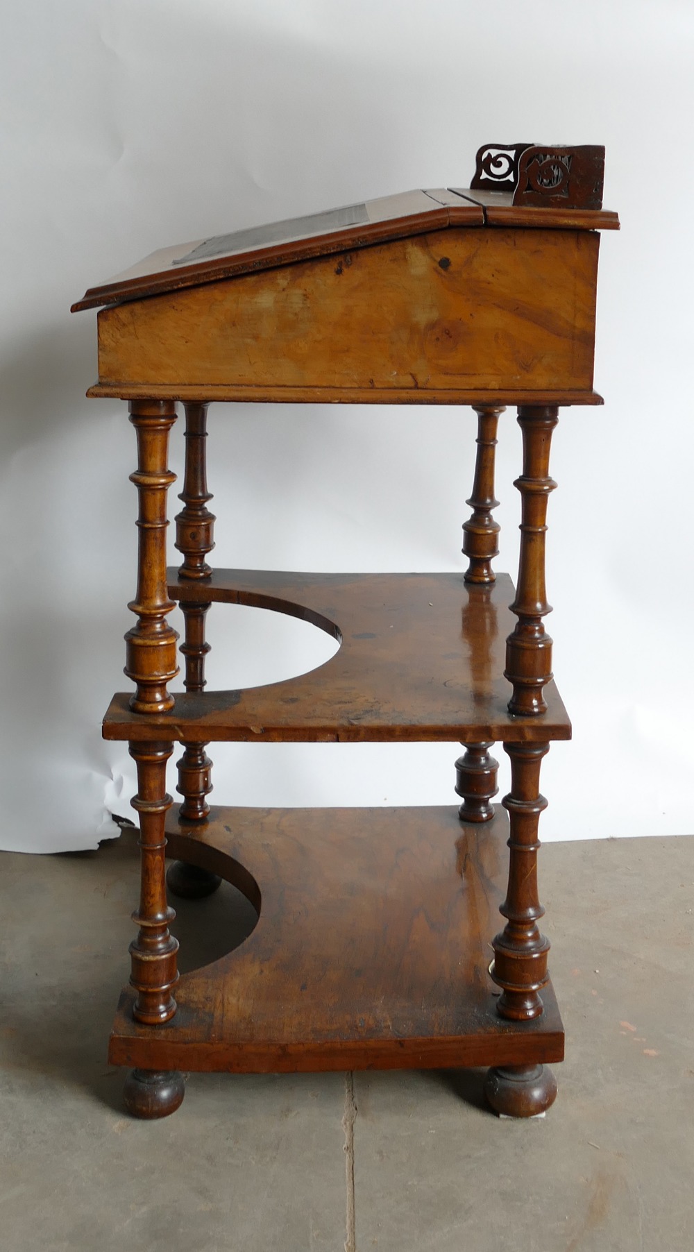 Victorian Walnut Ladies Knee Hole Desk: - Image 4 of 5