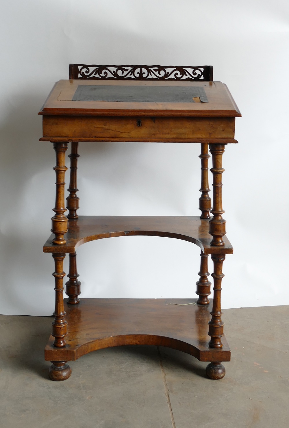 Victorian Walnut Ladies Knee Hole Desk: