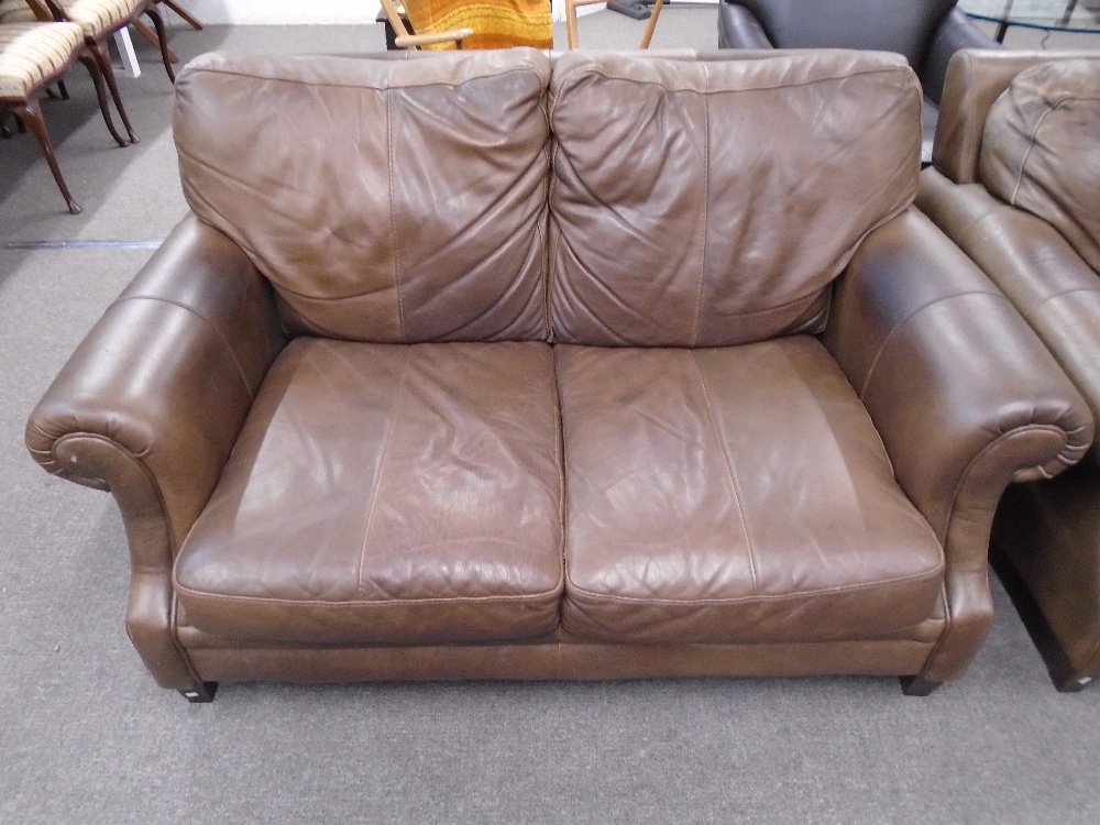 Two and three seat brown leather sofa - Image 2 of 3