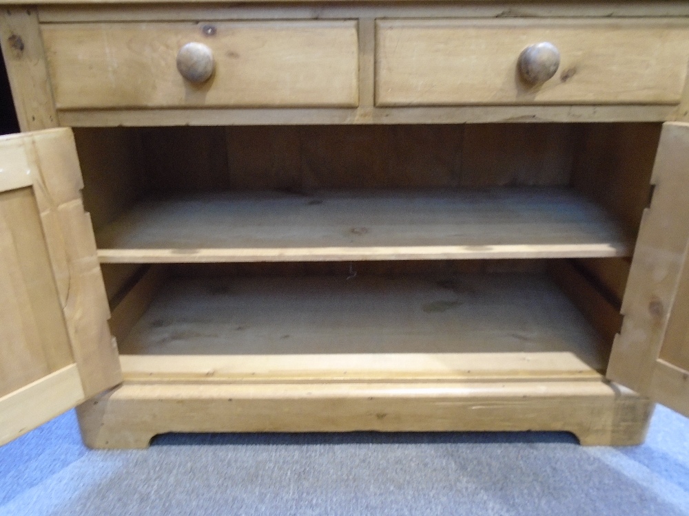 Old stripped pine wash stand having tiled back with 2 drawers and cupboards below, 104.5cm - Image 3 of 3