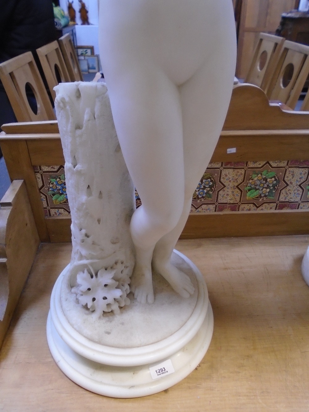 19th Century white marble figure of a female nude holding grapes beside a tree stump, 90cm - Image 3 of 4