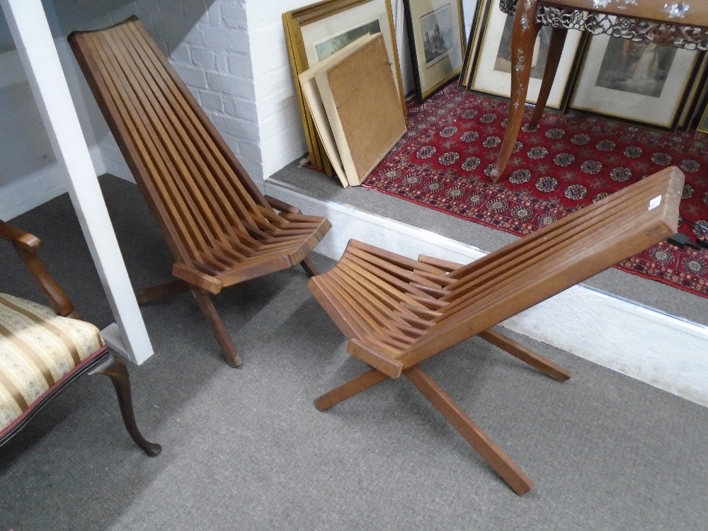 A pair of teak folding garden chairs - Image 2 of 3