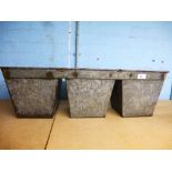 3 square tub stands