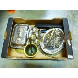 A quantity of assorted silver plated ware. Comprising of covered serving dish, toast rack, tray,