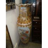 2 Large Oriental vases decorated with peacocks and flowers